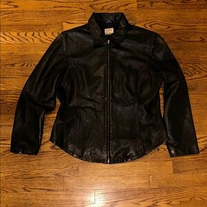 VINTAGE Women's Black Leather Jacket